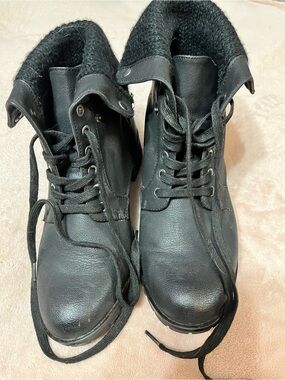 Black Women’s Lace-Up Utility Boots